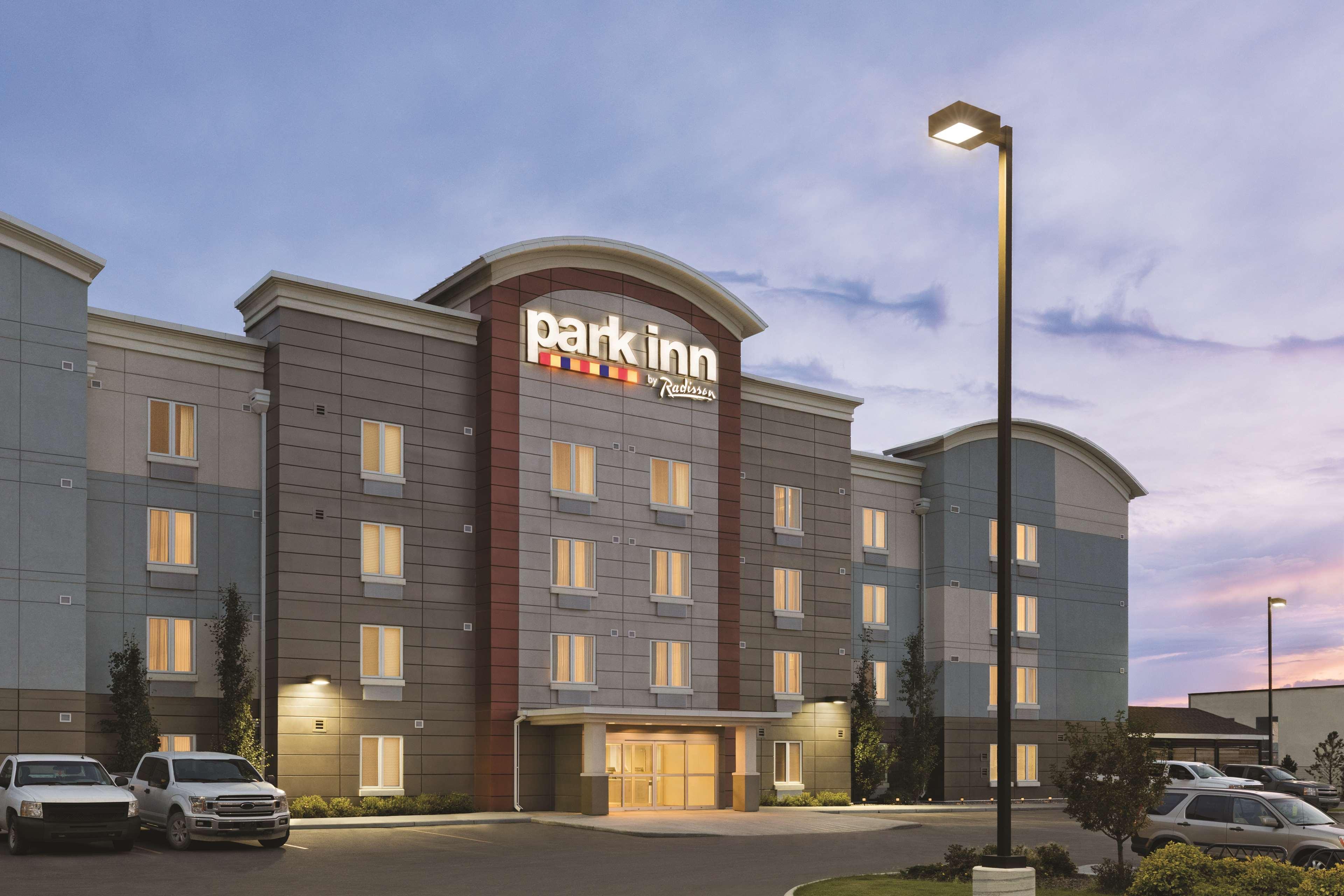 Park Inn By Radisson, Calgary Airport North, Ab Exterior foto